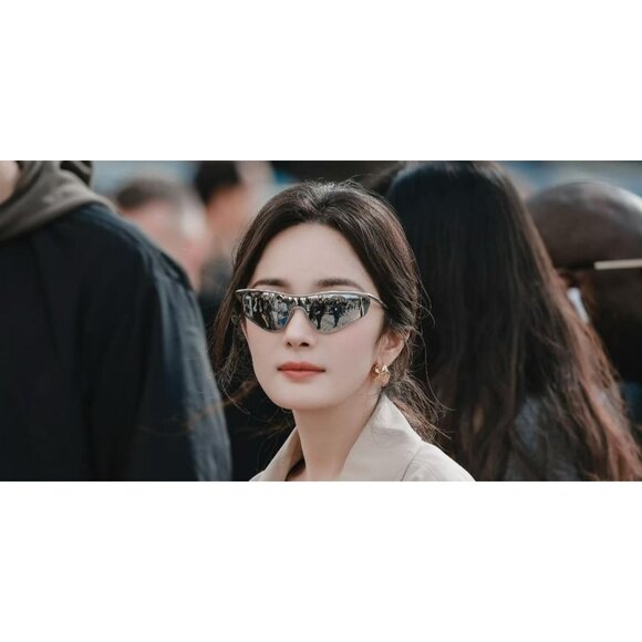 New LOEWE Signature Silver Shield LW40165U 16C Sunglasses Women - Picture 3 of 4